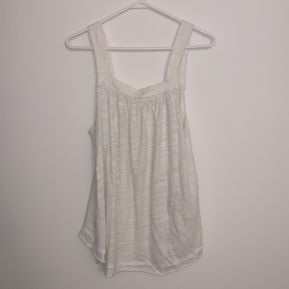 Flowy tank